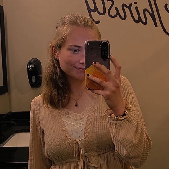 Meet your Posher, Cathryn - Picture 1 of 1